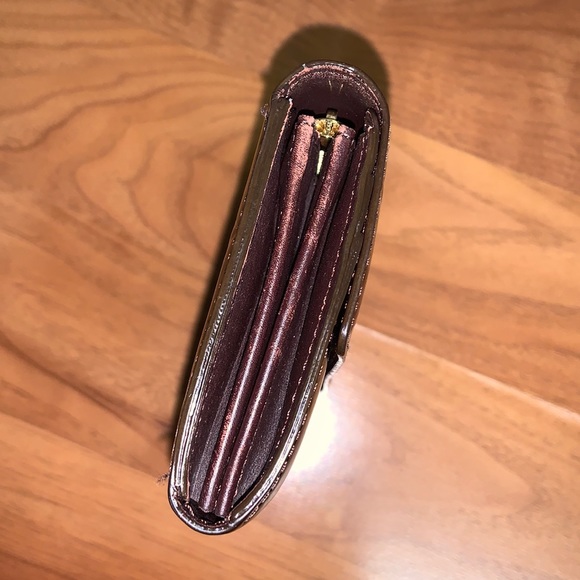 Authentic Louis Vuitton Rouge Fauviste Monogram Vernis Sarah Wallet - Picture 3 of 16